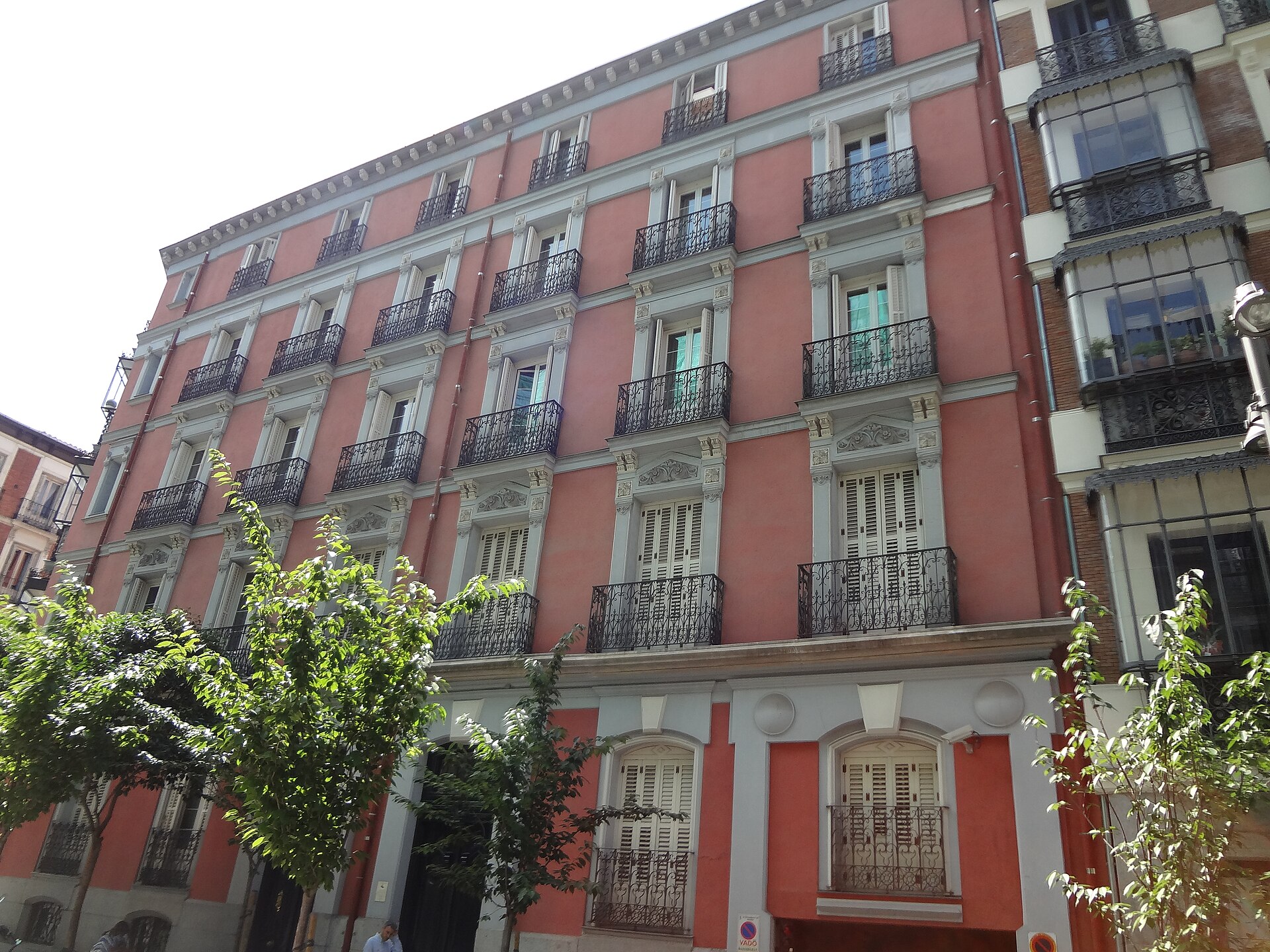 A brick building at Barrio de Salamanca Madrid, Spain.JPG — illustrating What Is the Barrio de Salamanca, and Why Its Grid?