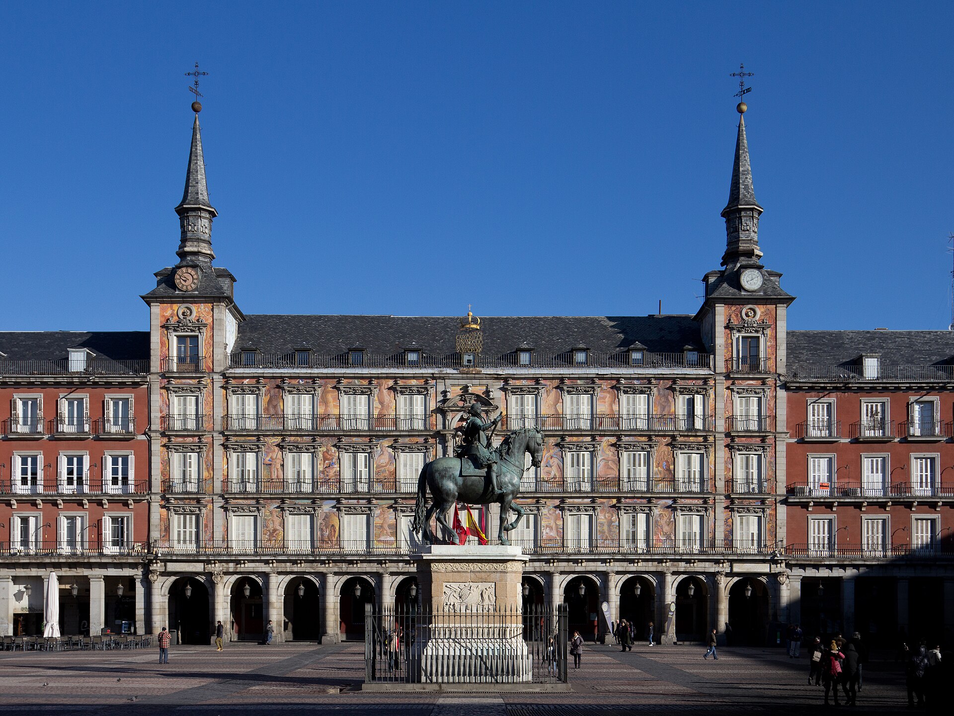 The arcaded façades lining Madrid's Plaza Mayor