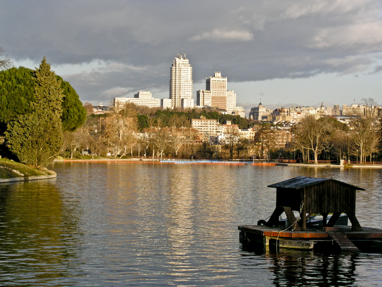 Casa de Campo Lago y vista.jpg — illustrating What Is Casa de Campo, and How Big Is It?