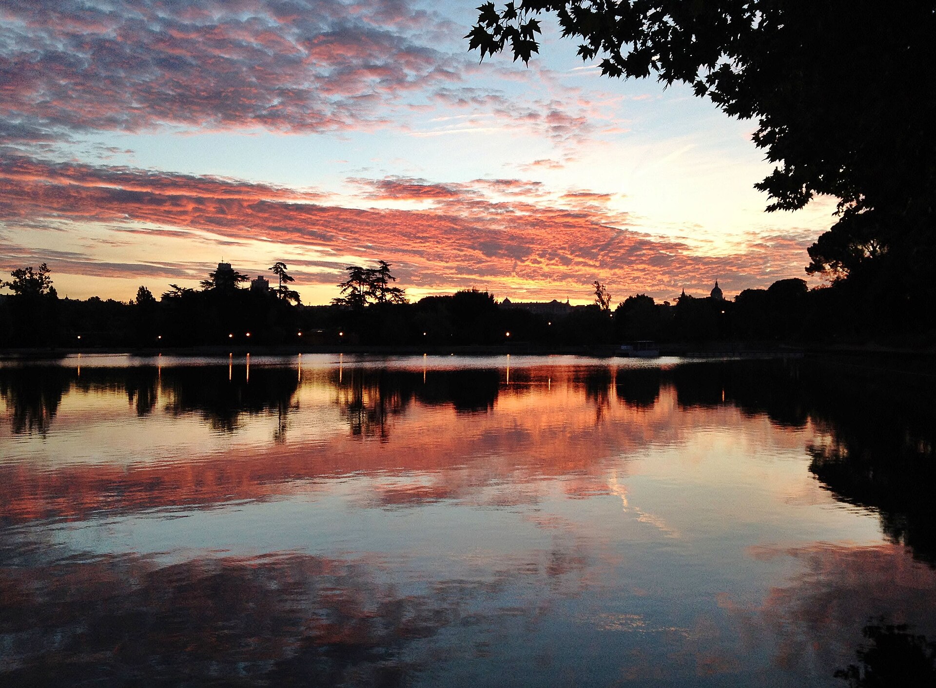 The lake at Casa de Campo in Madrid at dawn