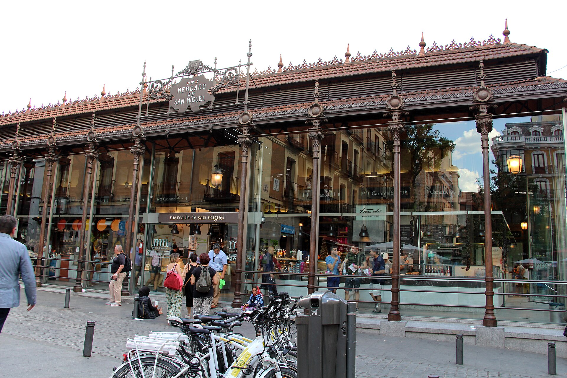 Stalls in the Mercado de San Miguel near Plaza San Miguel, Madrid