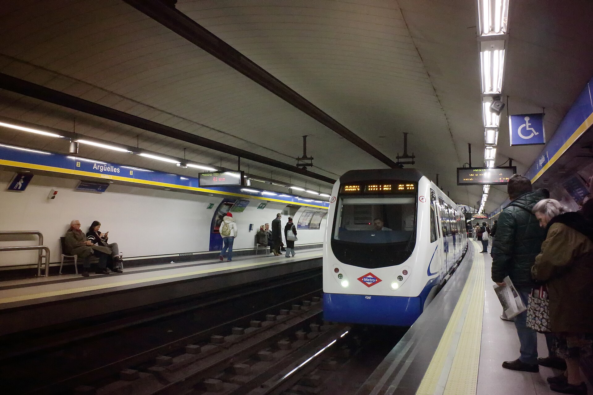 Arguelles - Metro - Madrid 01.jpg — illustrating How Does the EMT Bus Network Work? Madrid Explained