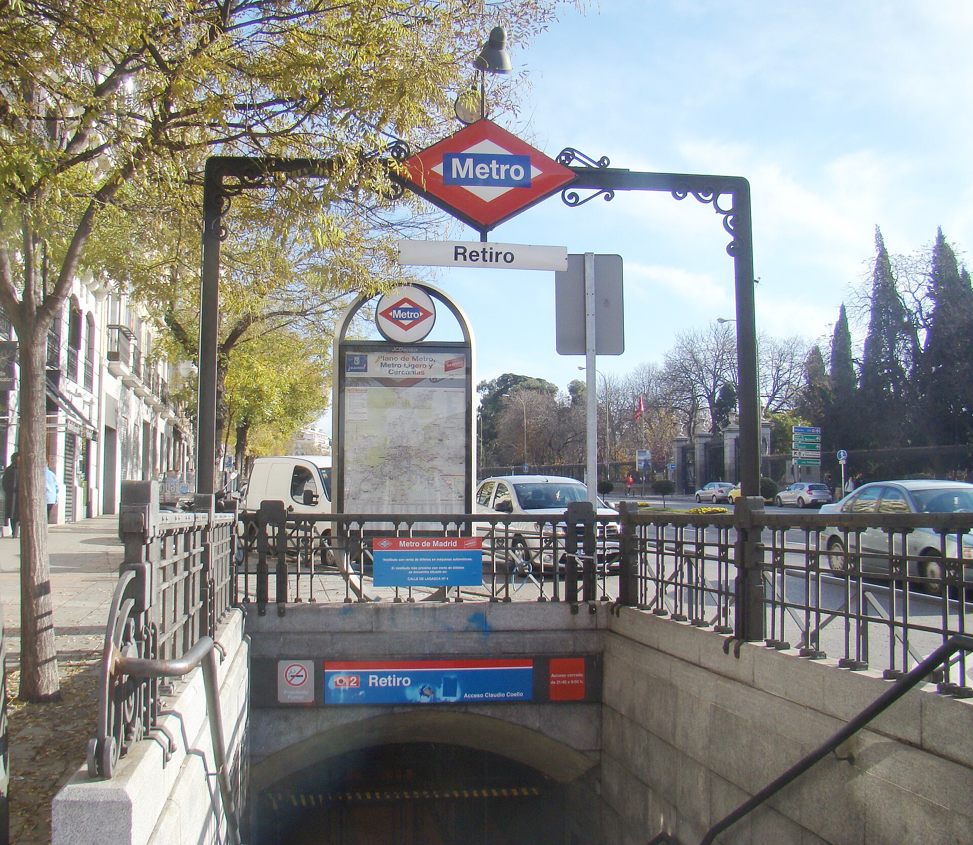 Entrance to Retiro metro station on Calle de Alcalá in Madrid