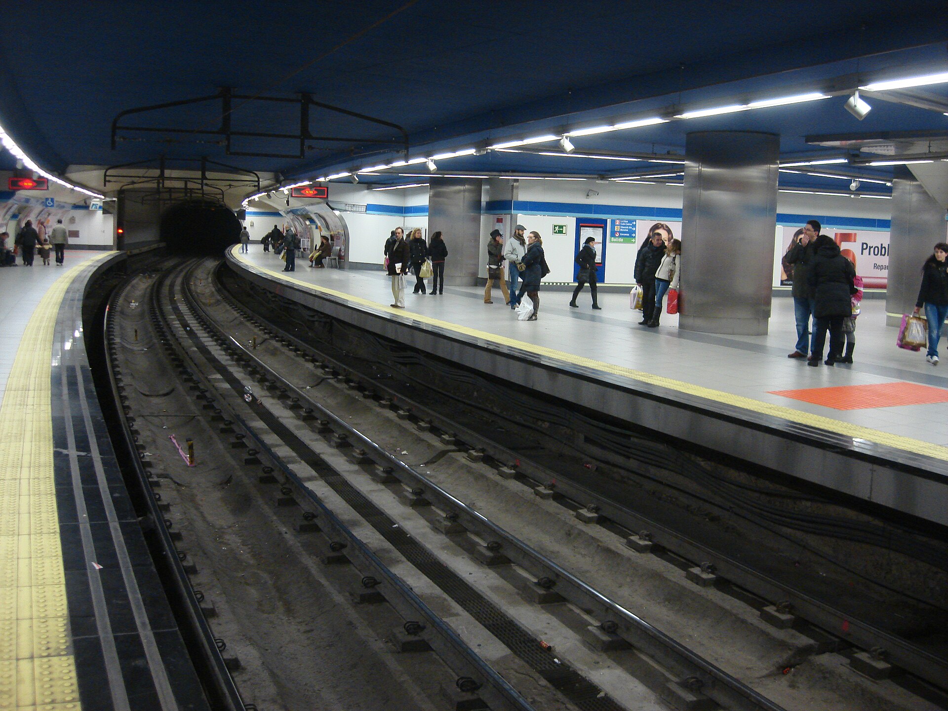 Passageway inside Sol station on the Madrid Metro