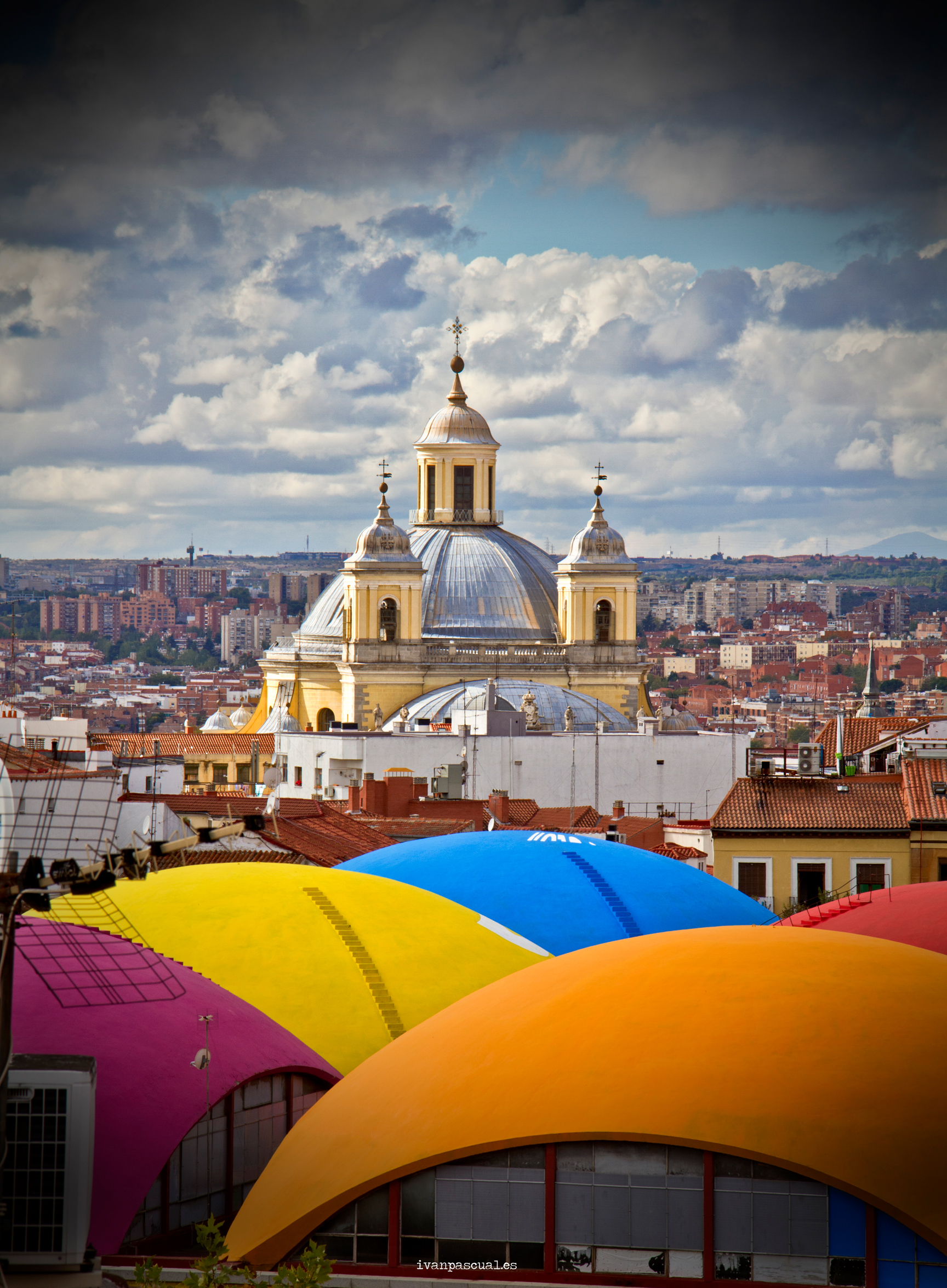 Barrio de la Latina, con la Real Basílica de San Francisco el Grande (Madrid).jpg — illustrating What Is La Latina? Madrid's Old Quarter Explained