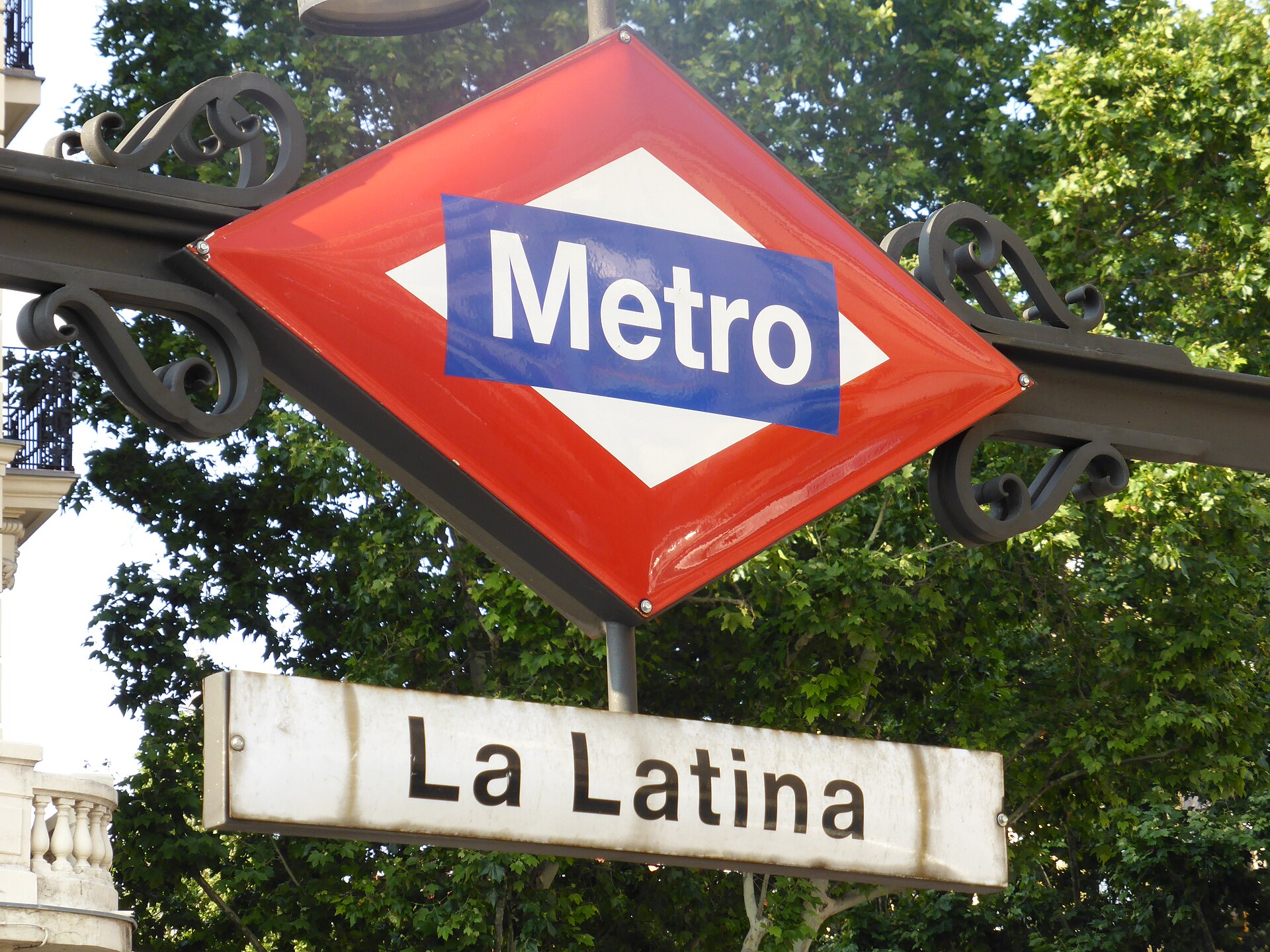 Metro sign for La Latina station on Calle de Toledo in Madrid