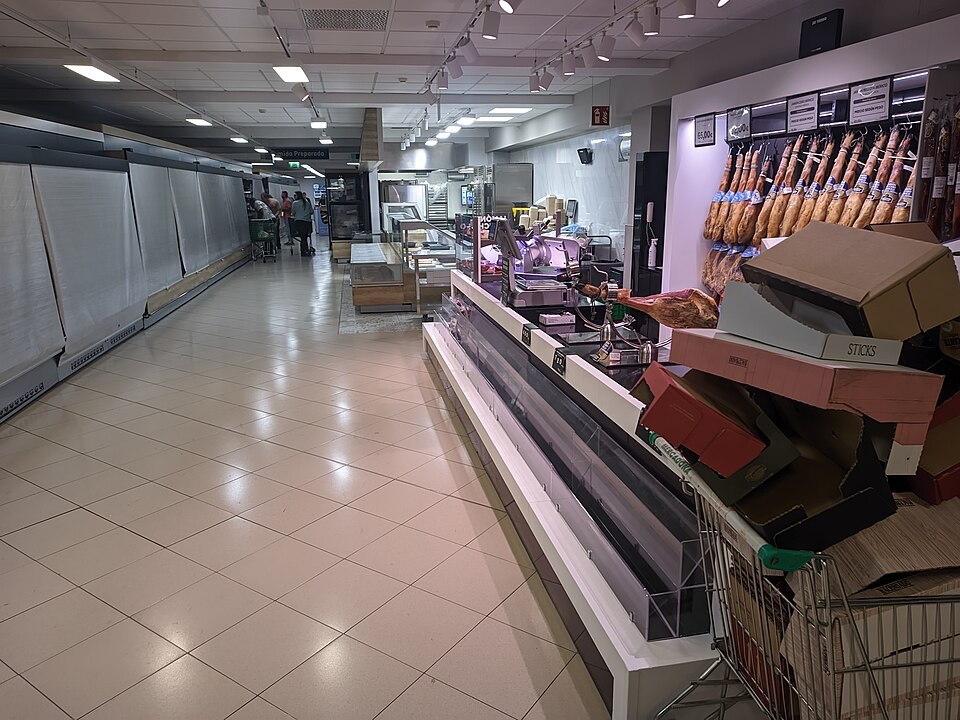 A supermarket aisle in Madrid