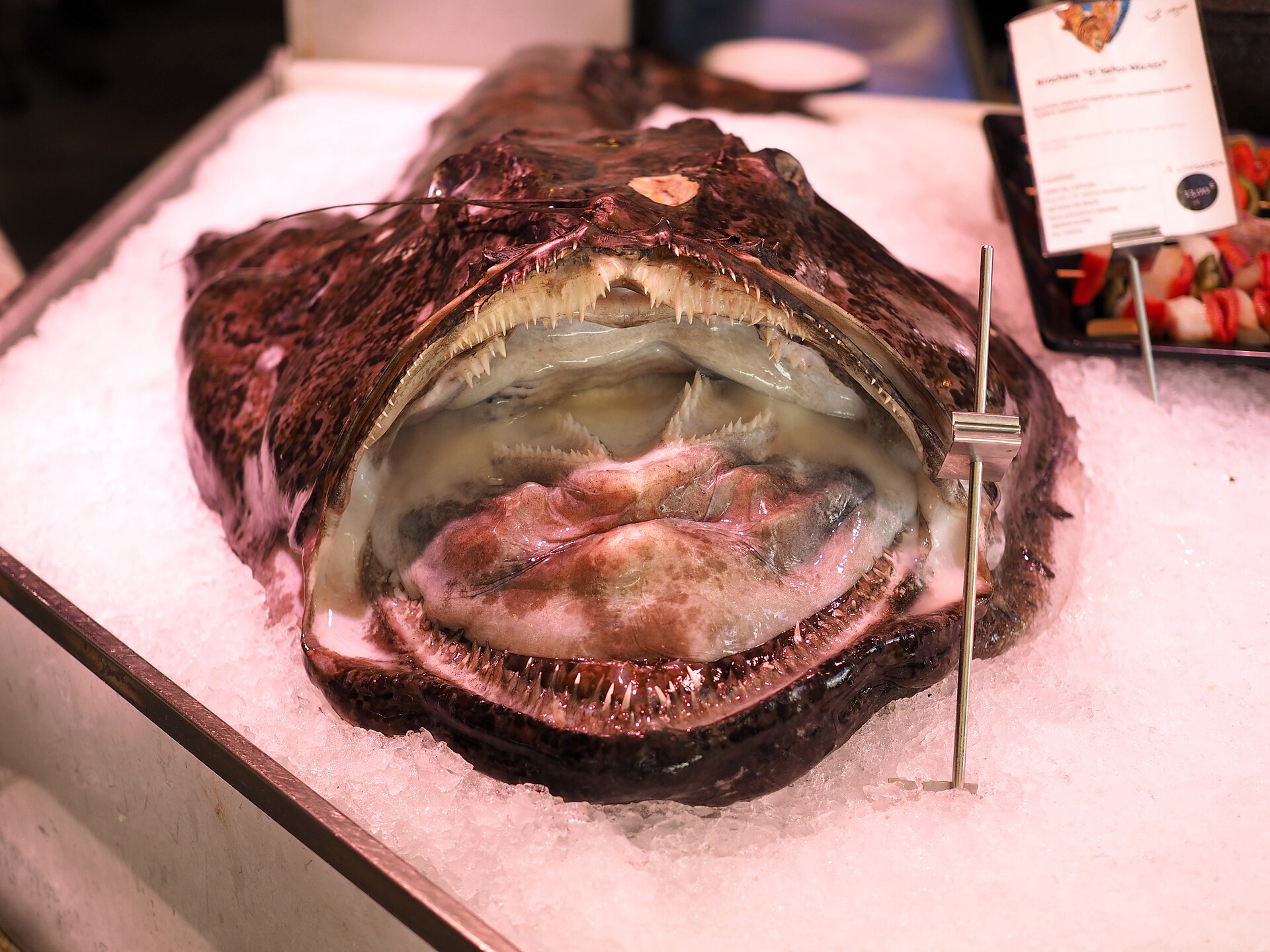 Madrid, Mercado de San Miguel (37907462044).jpg — illustrating Madrid’s Michelin Guide: Stars, Bib Gourmand and What They Mean