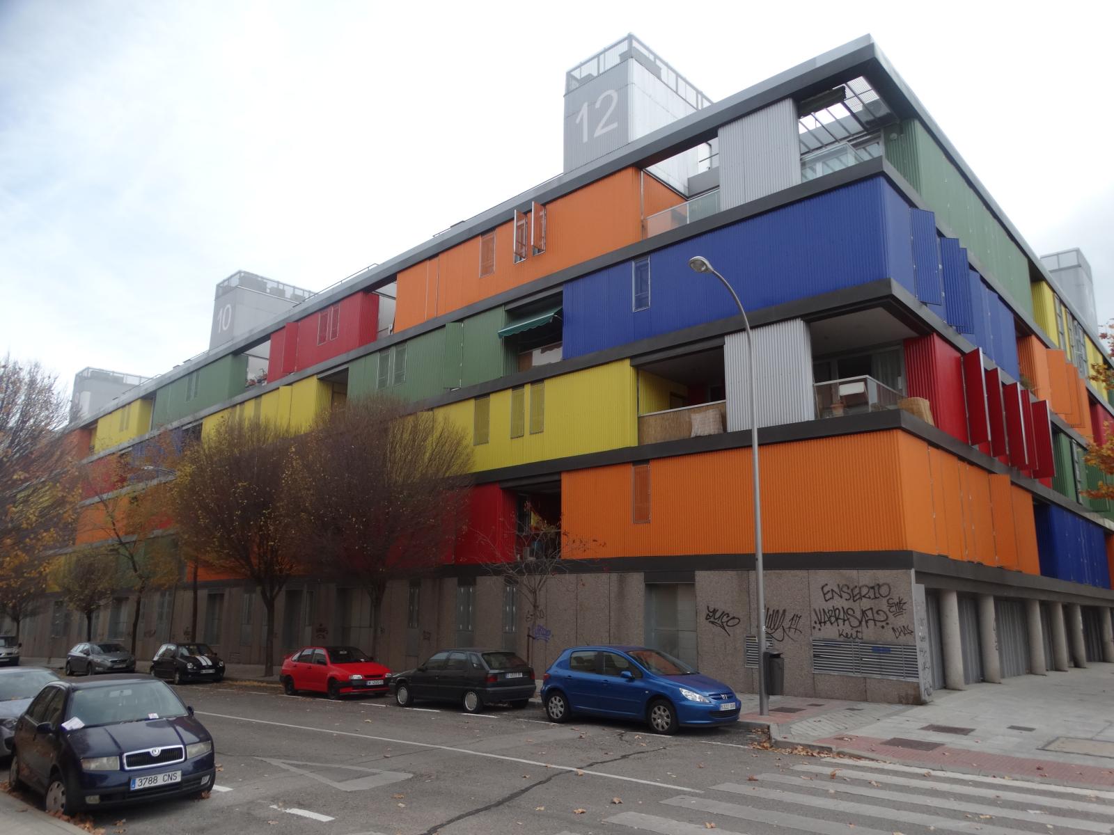 Madrid architecture tour (38358628164).jpg