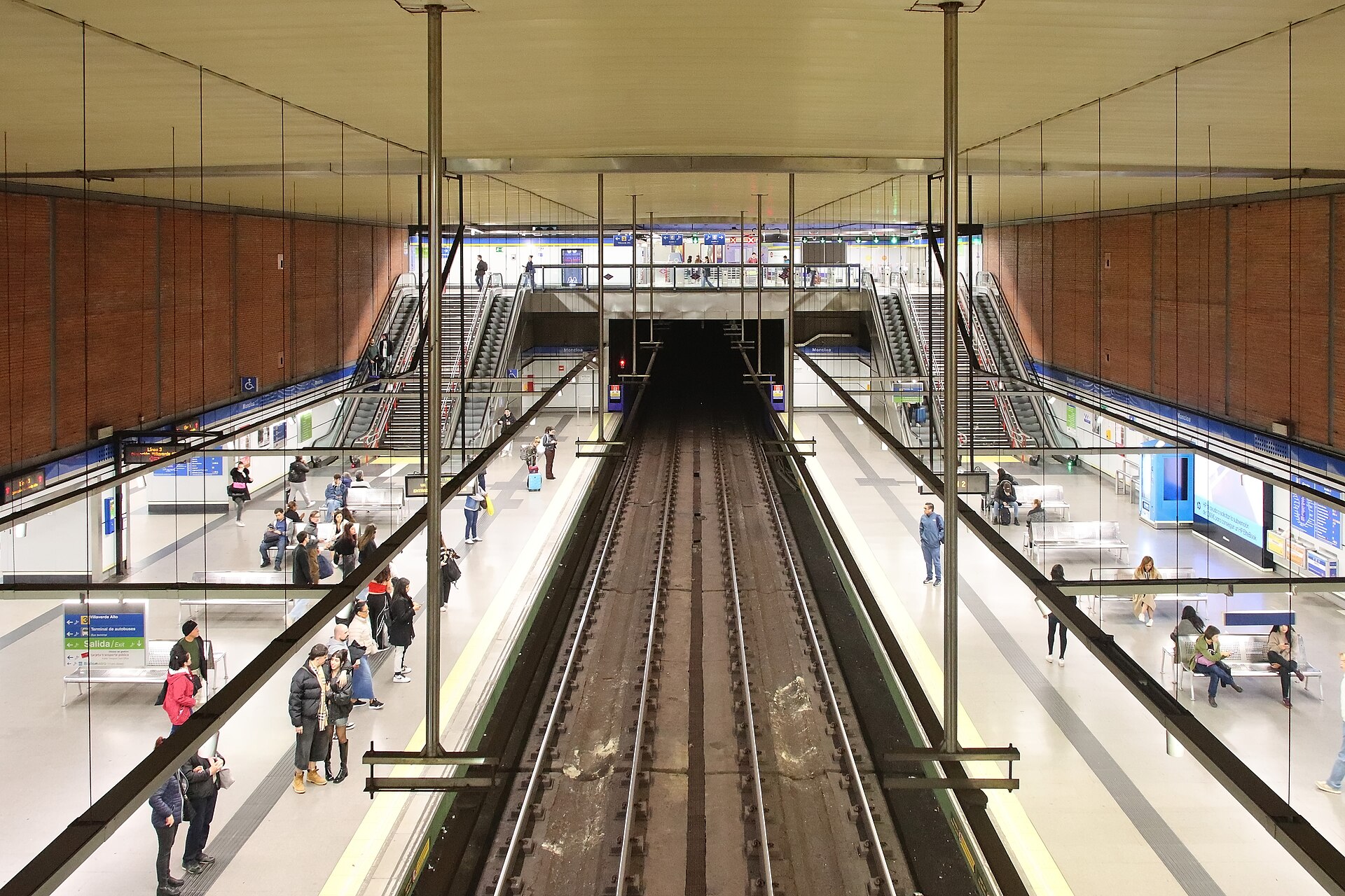 Estacion de Moncloa, L6, 2024 (02).jpg — illustrating What Is Moncloa-Aravaca? Madrid's University District Explained