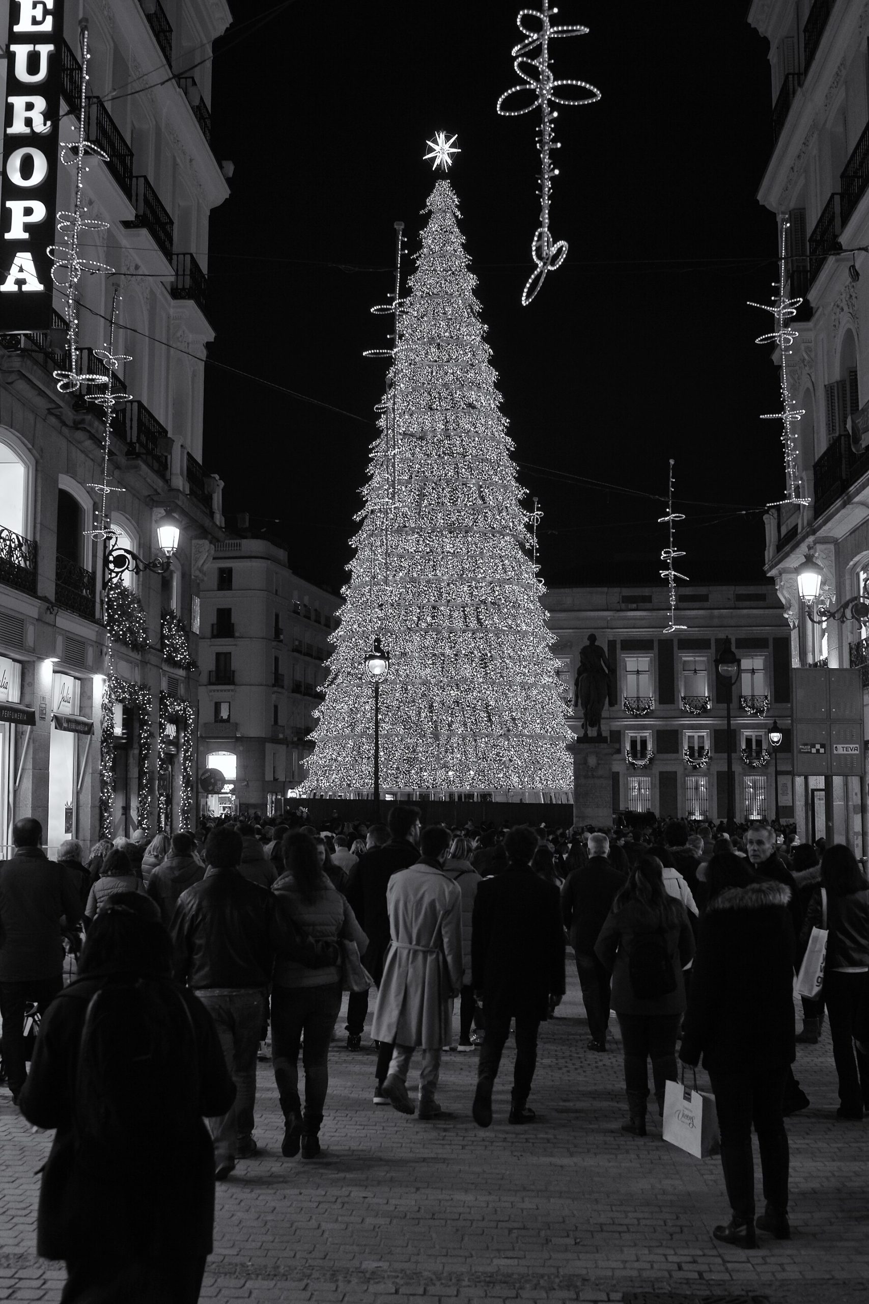 Puerta del Sol Madrid December 2022 01.jpg