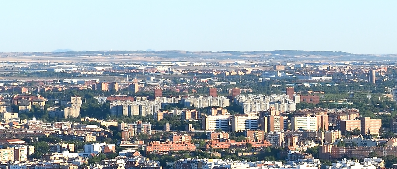 (Usera) Palacio Real de Madrid Julio 2016 (cropped).jpg — illustrating What Is Usera, and Why Is It Known for Its Chinese Community?