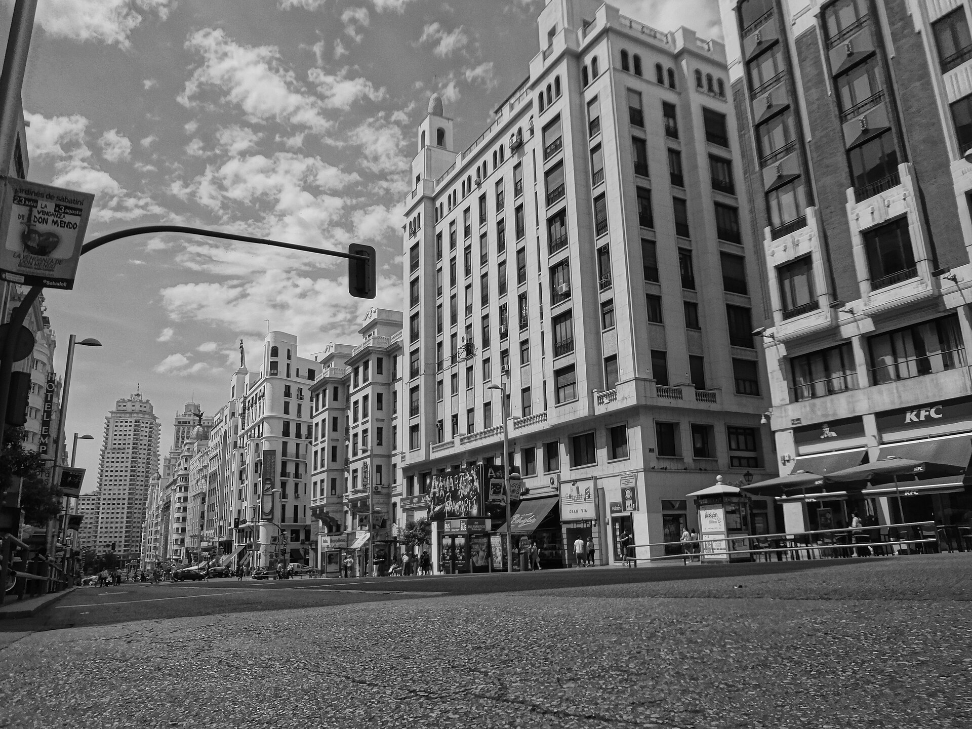 Black and white view of a building along Gran Vía in Madrid